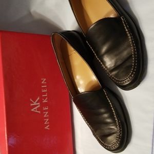 Anne Klein black leather loafer